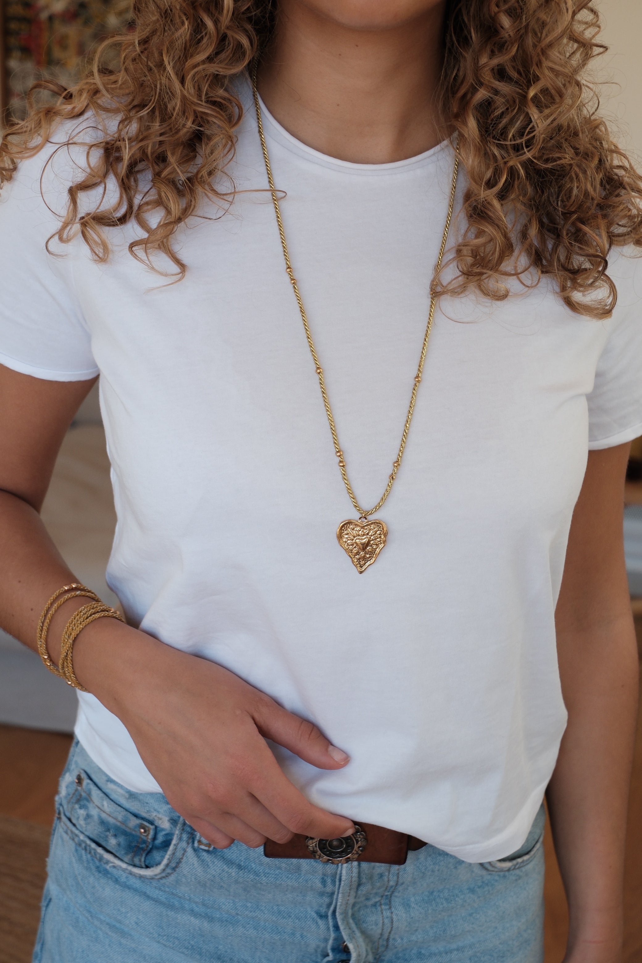 COLLIER RAPHY
