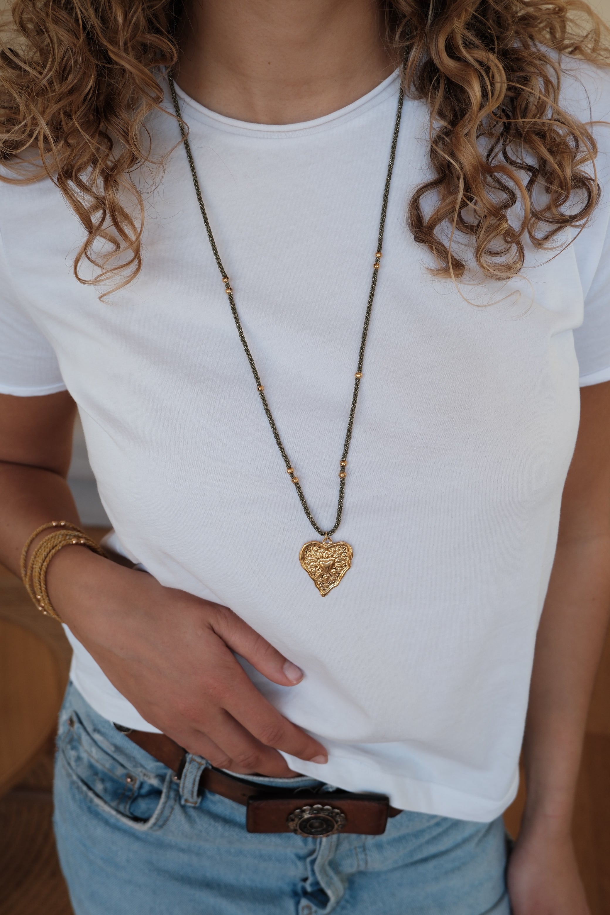 COLLIER RAPHY