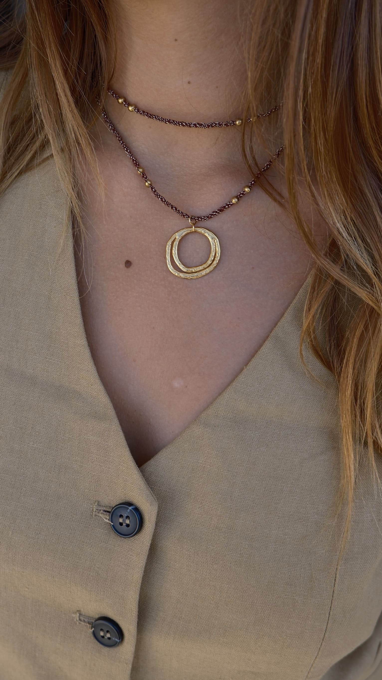 Collier Alba – Double tour avec pendentif cercle en acier inoxydable – Fait main à Marseille