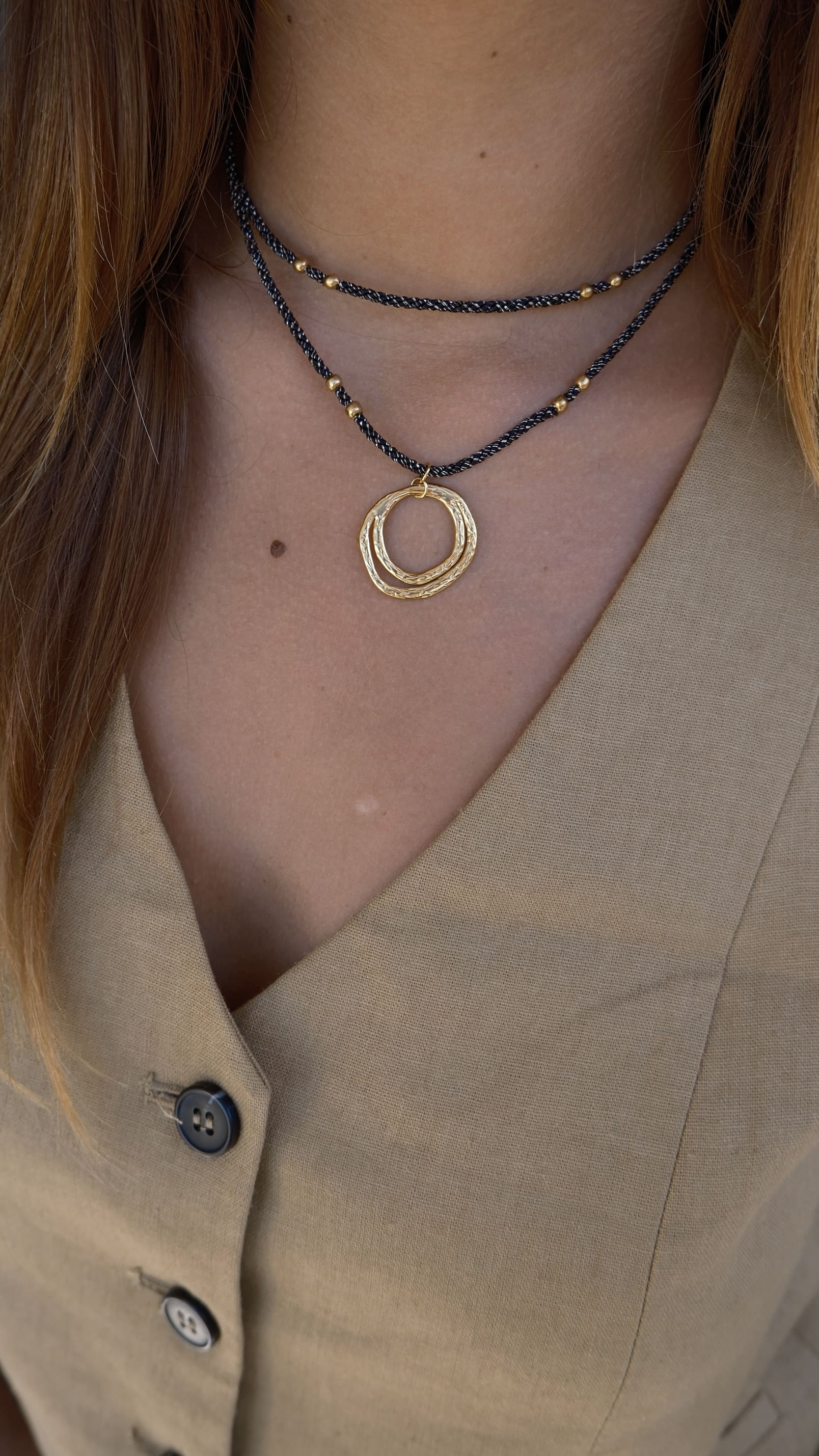 Collier Alba – Double tour avec pendentif cercle en acier inoxydable – Fait main à Marseille