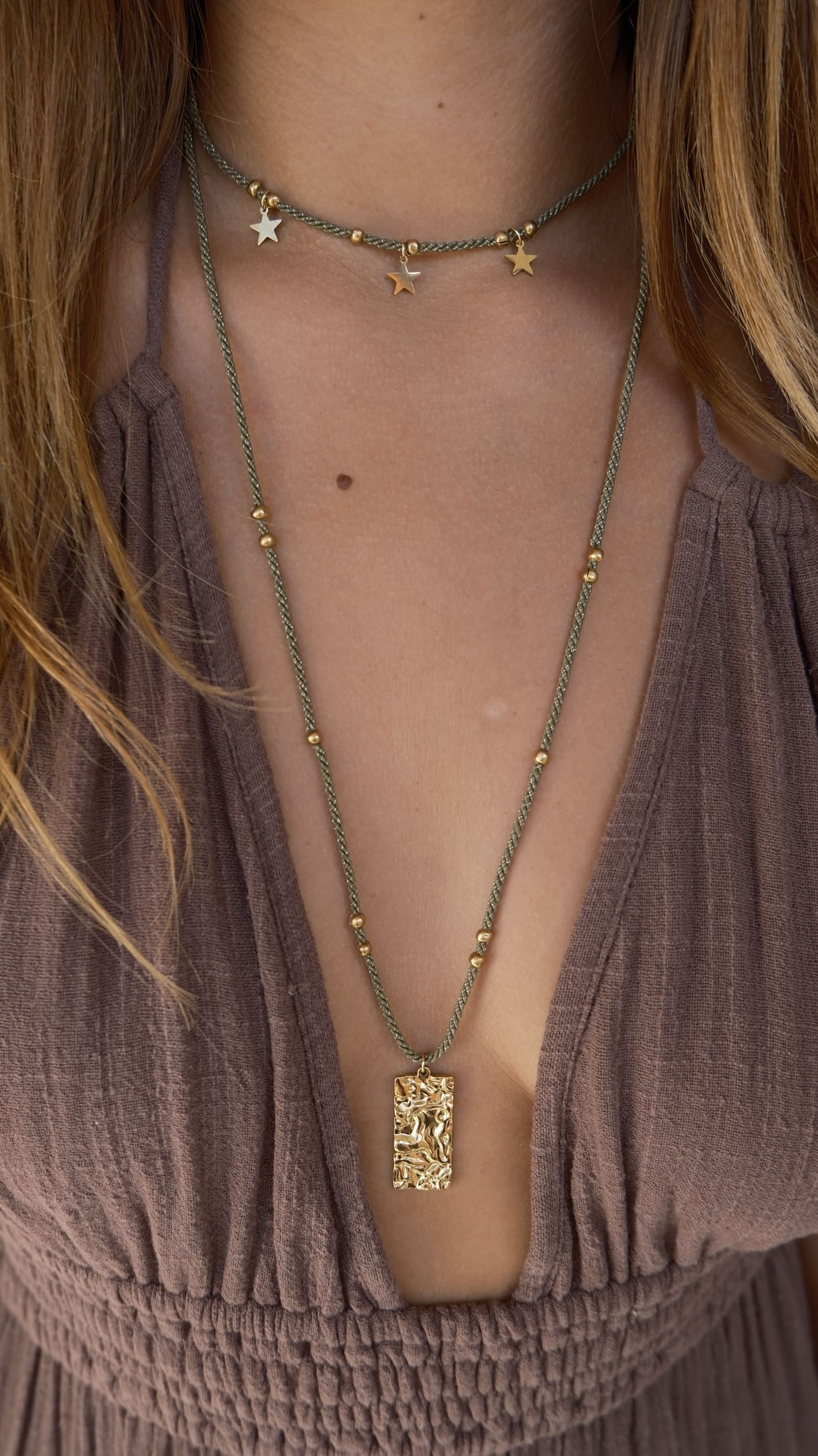 collier-luisa-rectangle-kaki.jpg